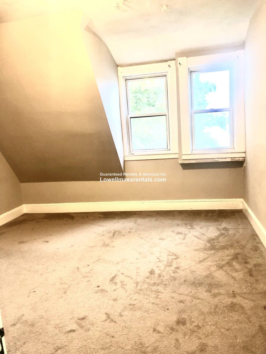 House for rent at 8 Middlesex St #5, North Chelmsford, MA 01863