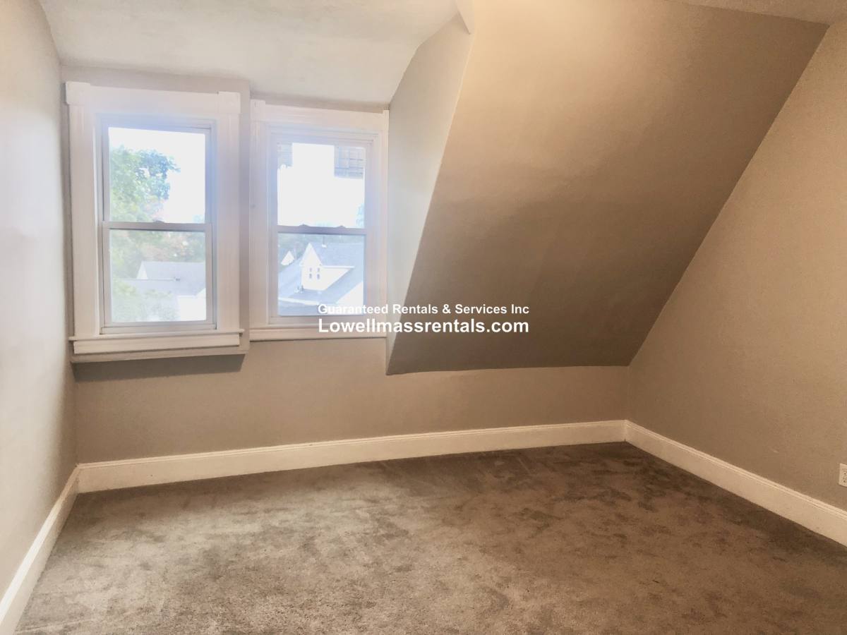 House for rent at 8 Middlesex St #5, North Chelmsford, MA 01863