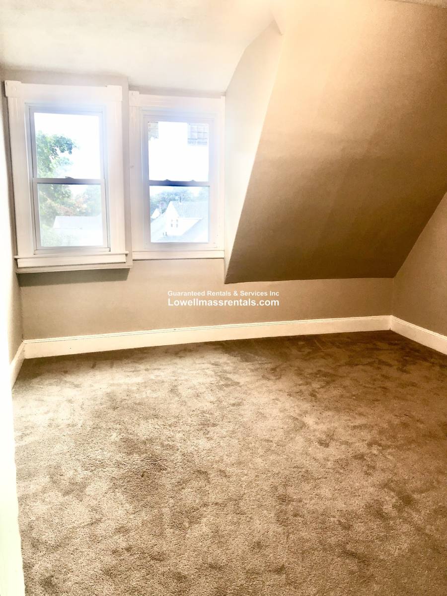 House for rent at 8 Middlesex St #5, North Chelmsford, MA 01863