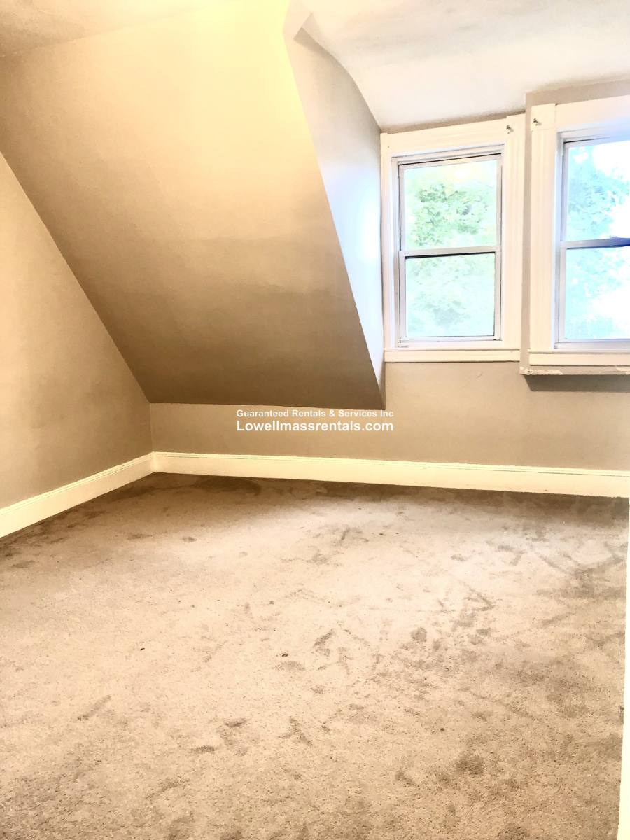 House for rent at 8 Middlesex St #5, North Chelmsford, MA 01863