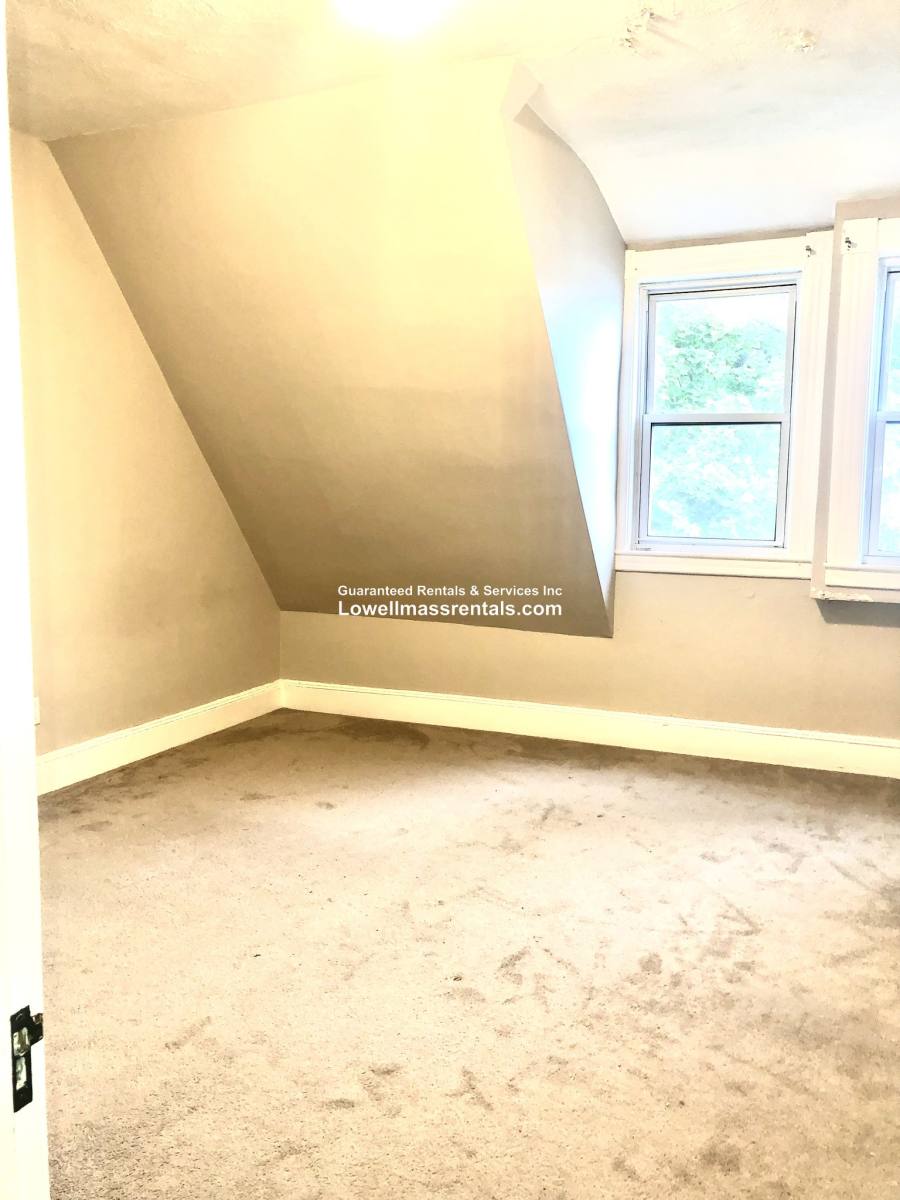 House for rent at 8 Middlesex St #5, North Chelmsford, MA 01863