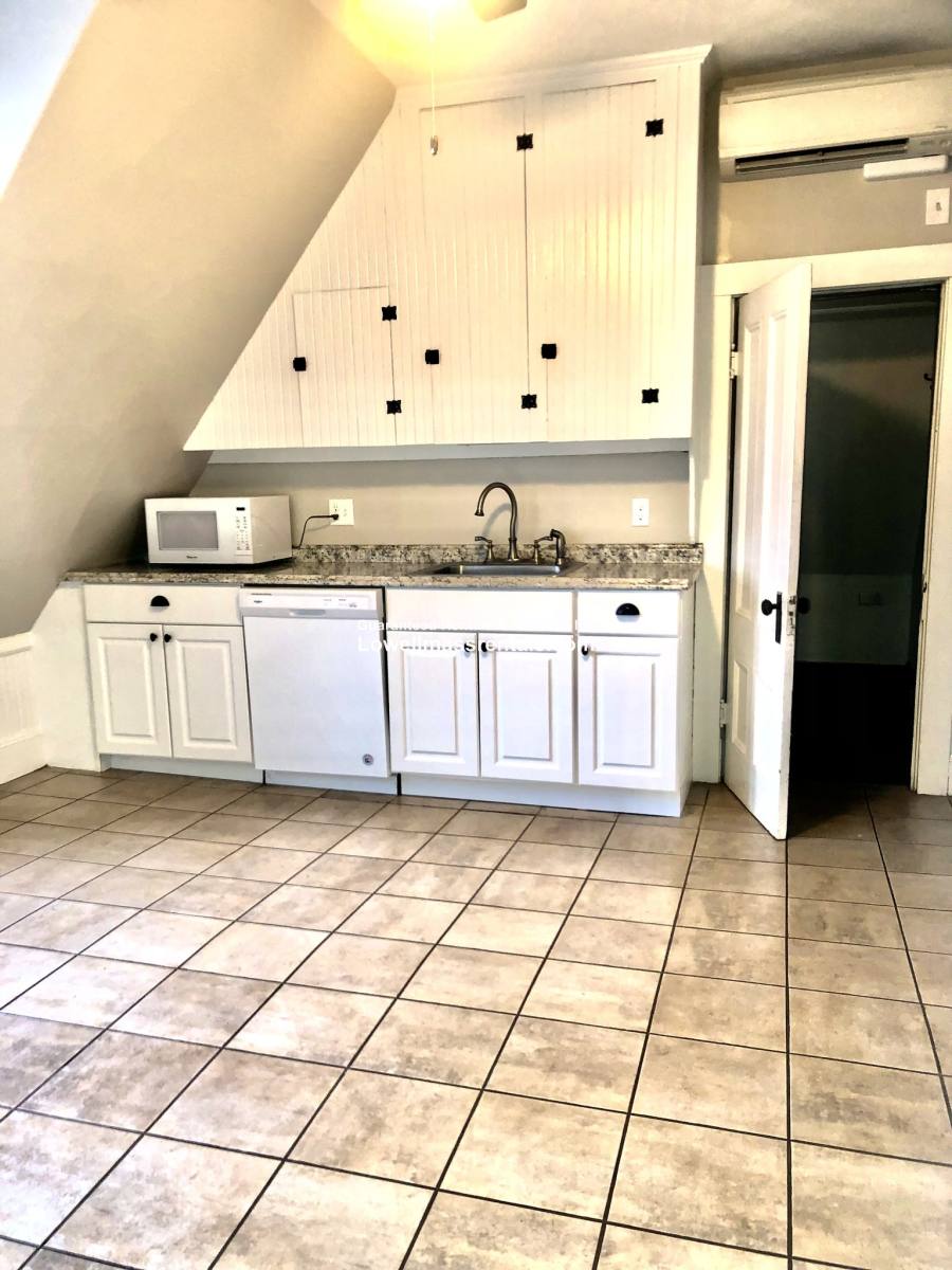House for rent at 8 Middlesex St #5, North Chelmsford, MA 01863