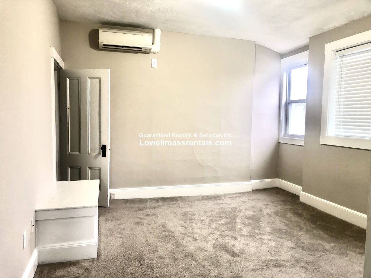 House for rent at 8 Middlesex St #5, North Chelmsford, MA 01863