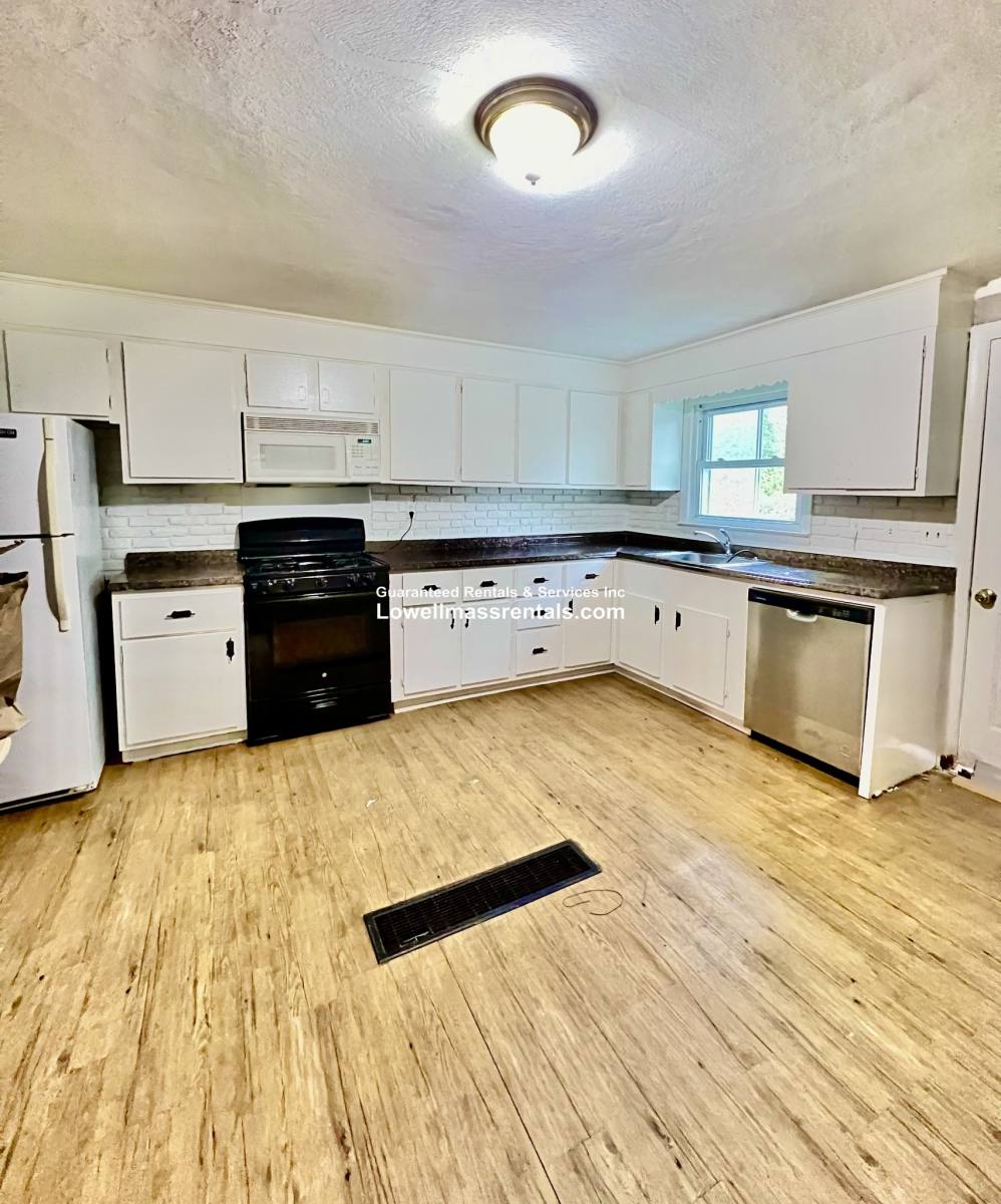 House for rent at 141 Alma St, Lowell, MA 01854