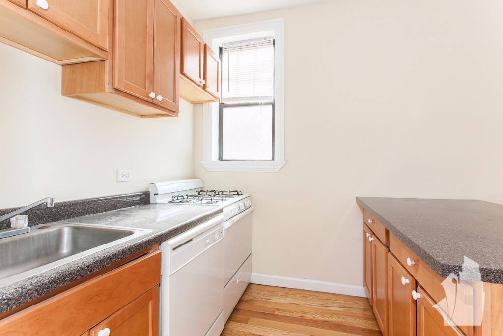 Apartment for rent at 7235 W Barry Ave #1A, Chicago, IL 60657