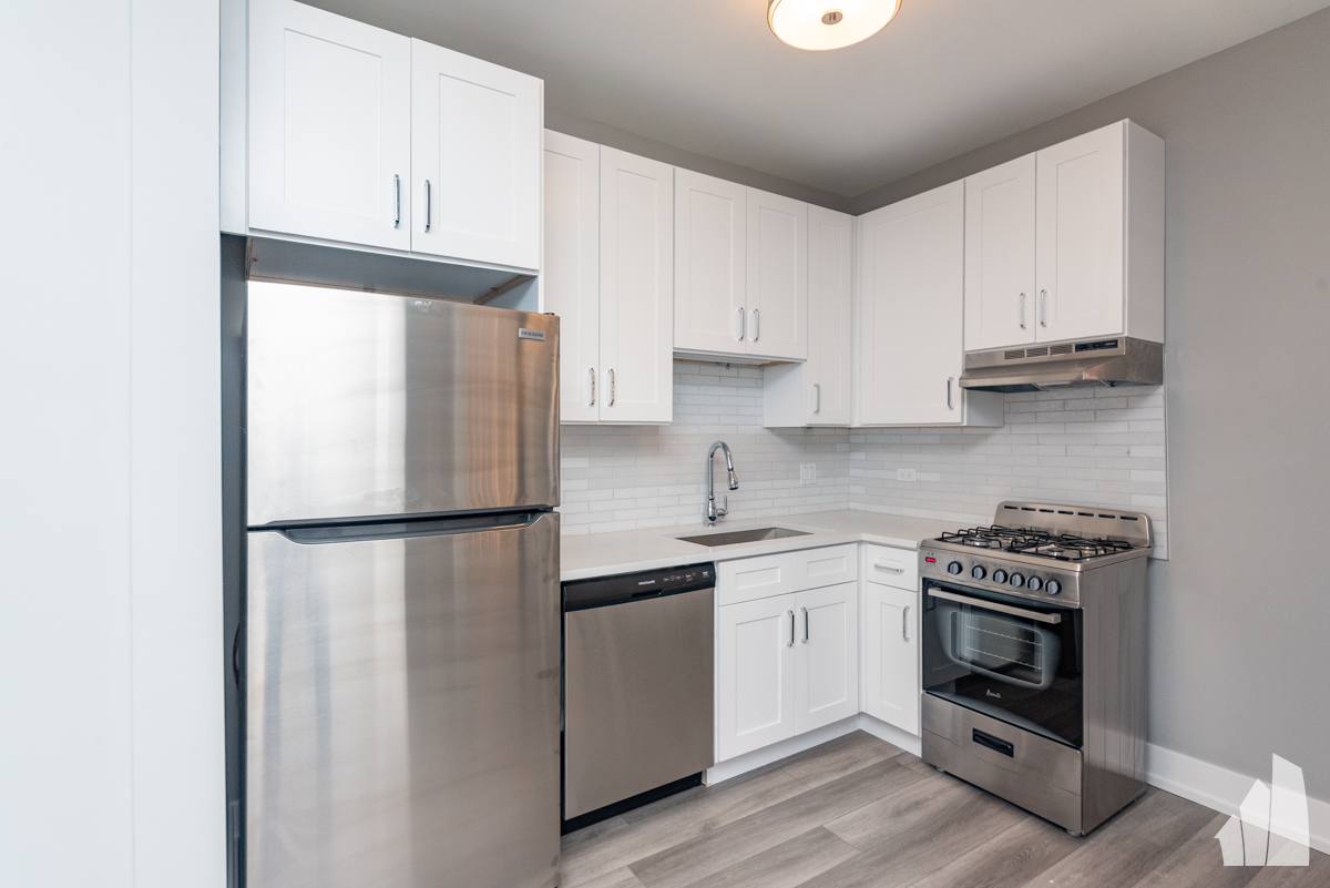 Apartment for rent at 3943 N Janssen Ave #1S, Chicago, IL 60613