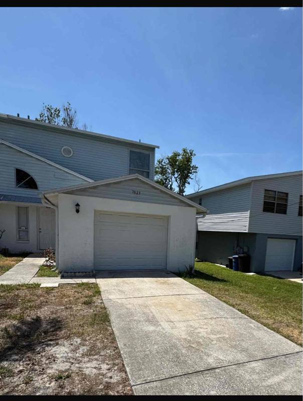 Townhouse for rent at 7023 Oakwood Dr, New Port Richey, FL 34652