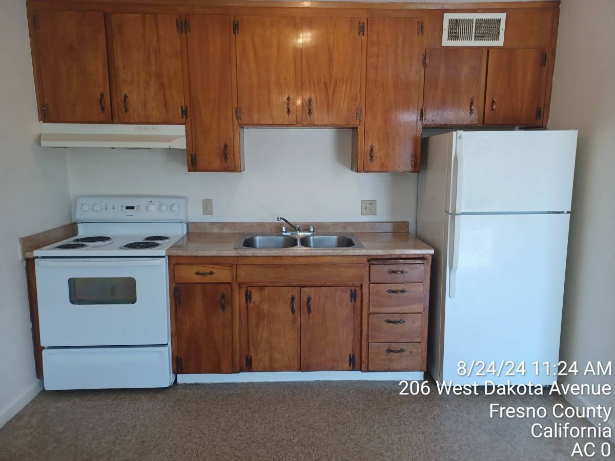 Apartment for rent at 208 W Dakota, Ave #C, Fresno, CA 93705