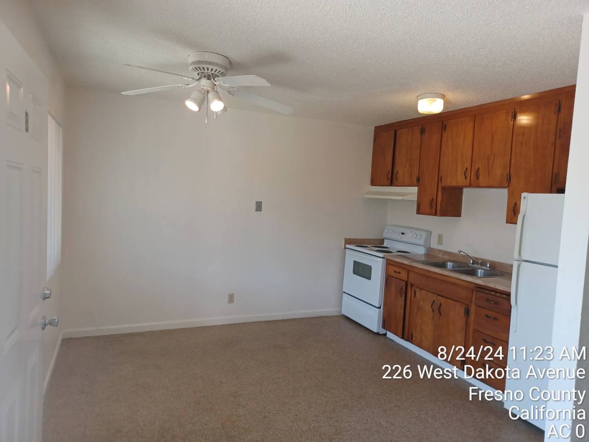 Apartment for rent at 208 W Dakota, Ave #C, Fresno, CA 93705