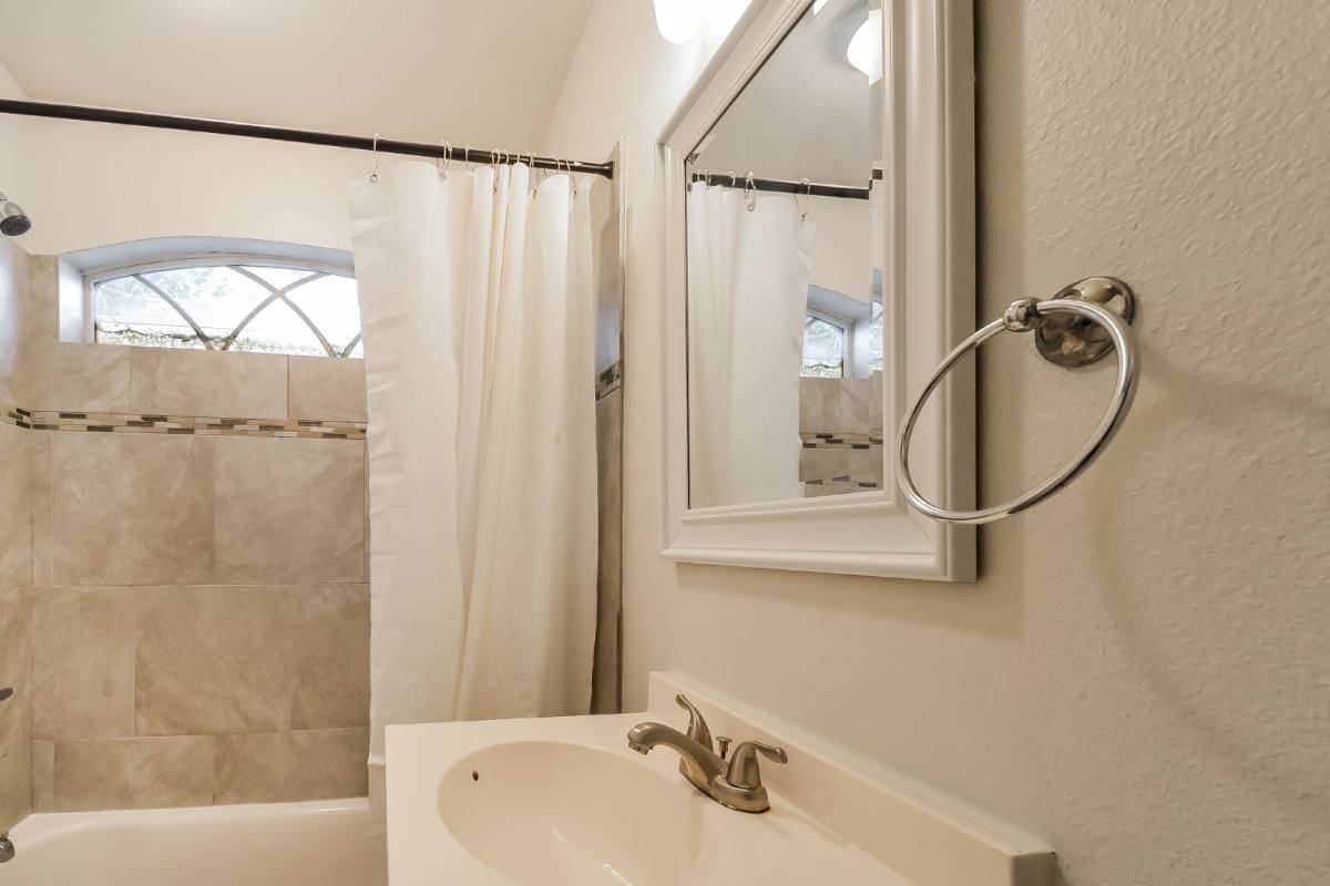 Townhouse for rent at 814 W College, Sherman, TX 75092
