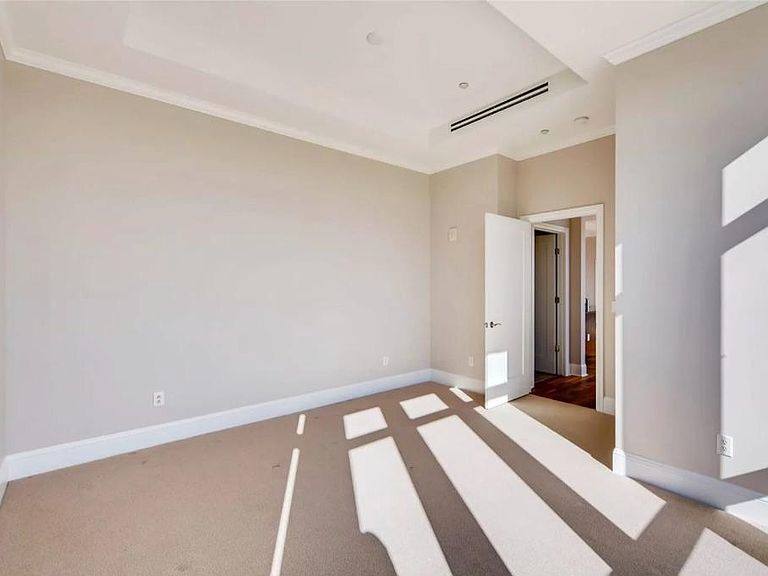 Apartment for rent at 7600 Landmark Way, Englewood, CO 80111
