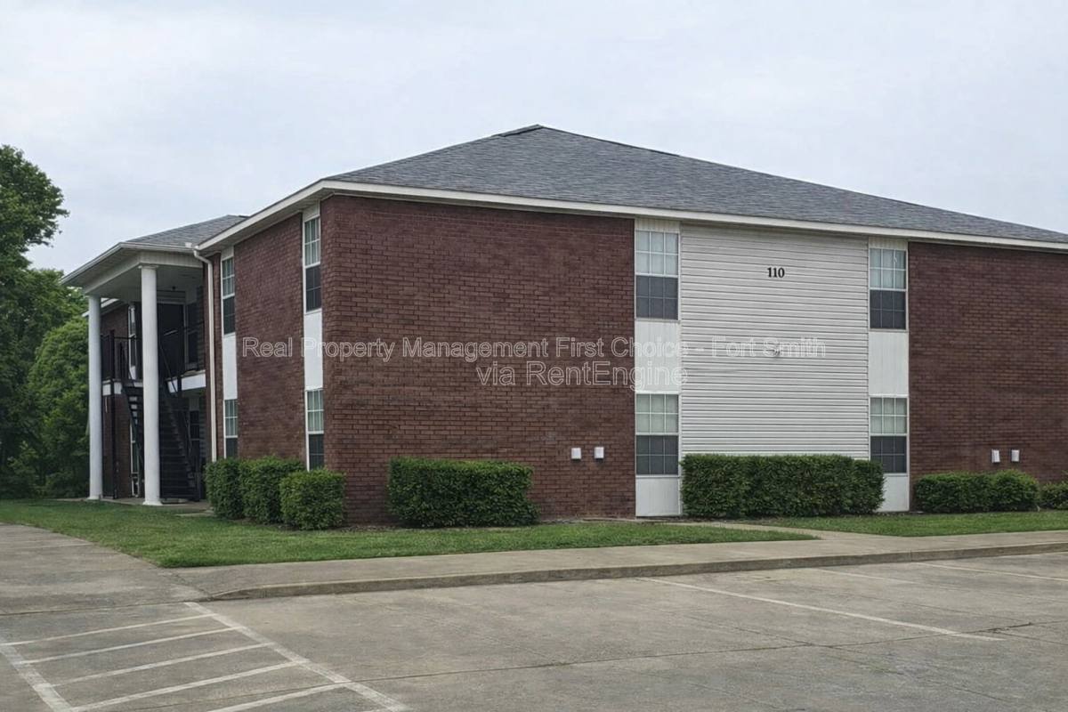 Apartment for rent at 110 Cedar Creek Court #5, Van Buren, AR 72956