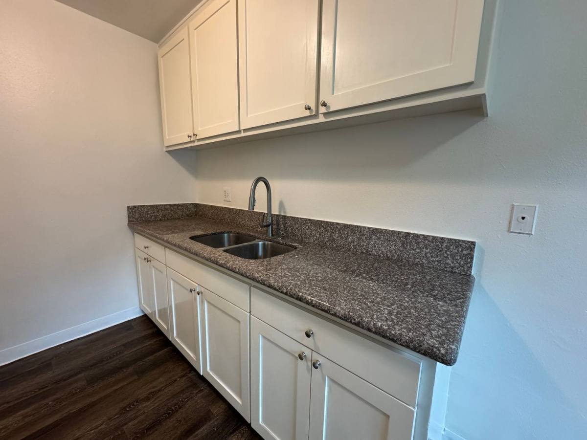 Apartment for rent at 510 E Pleasant St #2, Long Beach, CA 90805