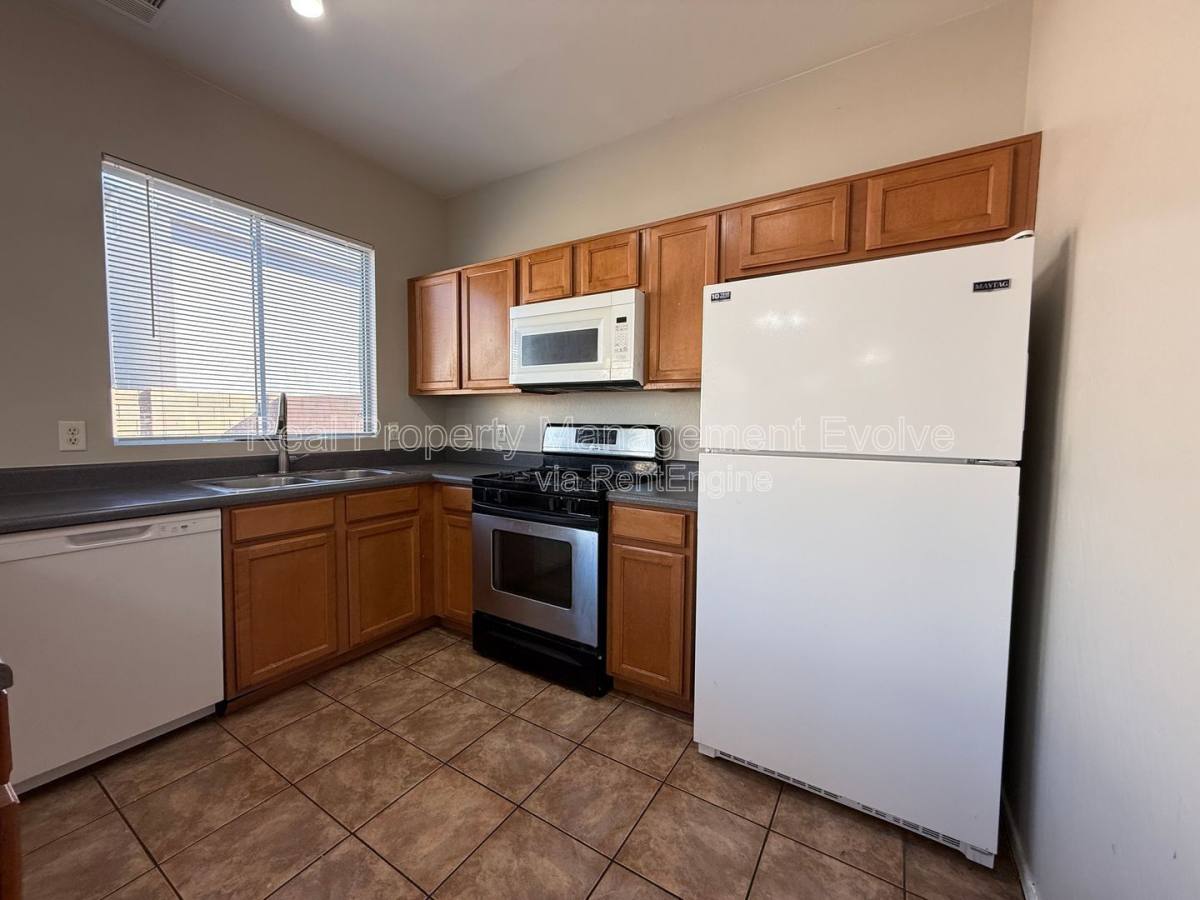House for rent at 3930 W Irwin Ave, Phoenix, AZ 85041