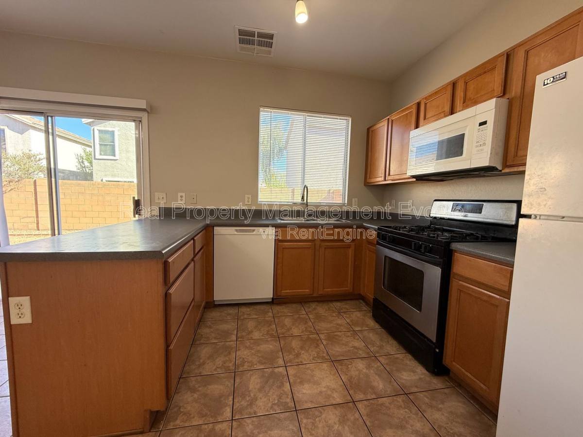 House for rent at 3930 W Irwin Ave, Phoenix, AZ 85041