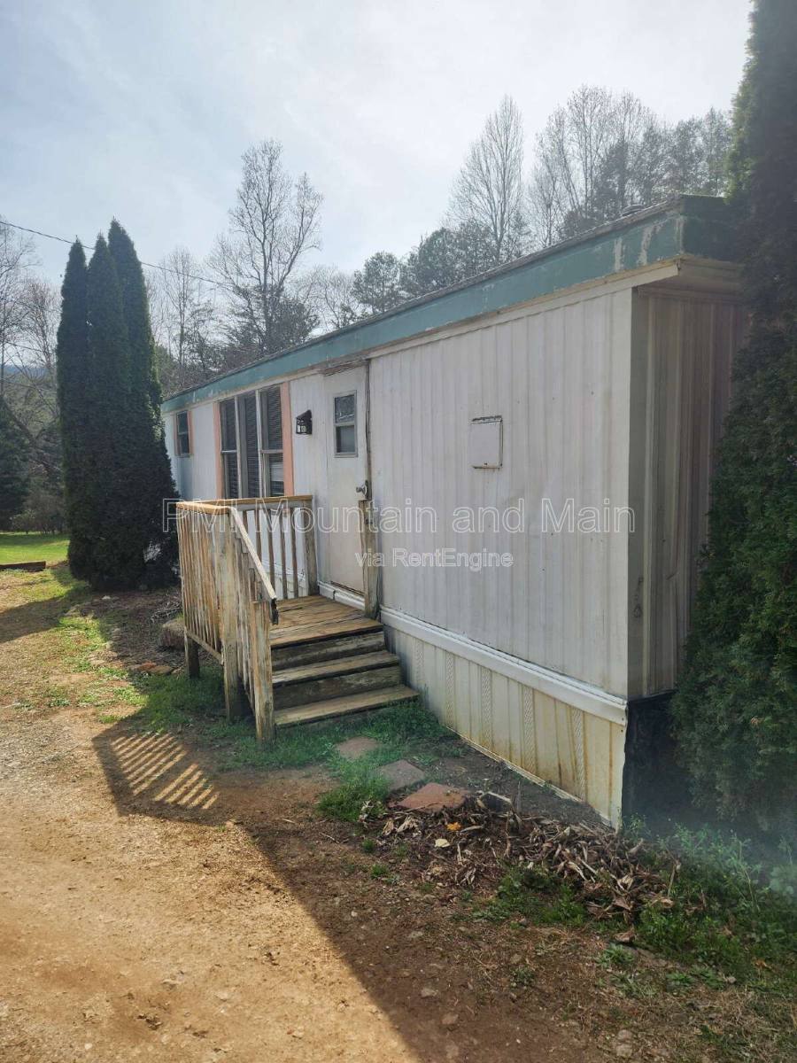 House for rent at 9 Grateful Way, Franklin, NC 28734