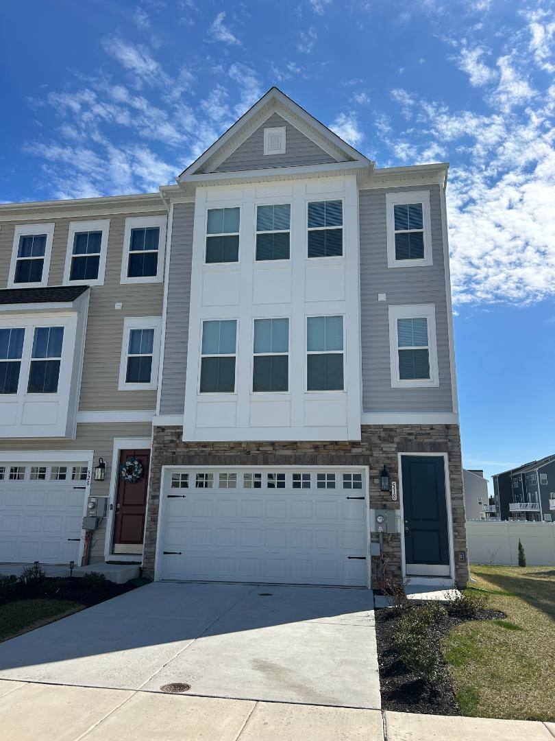 Townhouse for rent at 518 Rosemary Circle, Middletown, DE 19709
