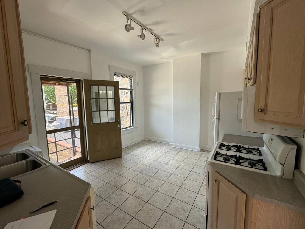 Apartment for rent at 1104 1 2 N High St #D, Columbus, OH 43201