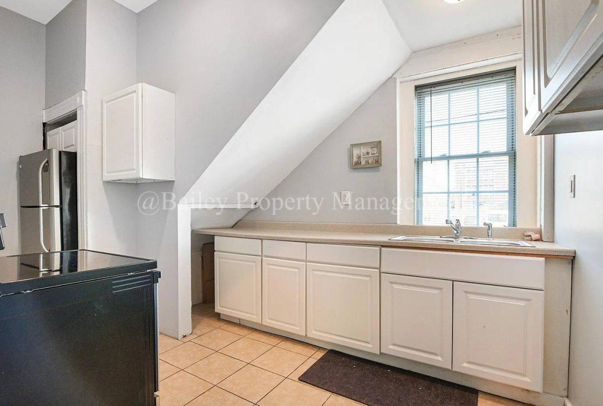 Apartment for rent at 947 S Brook St #1, Louisville, KY 40203