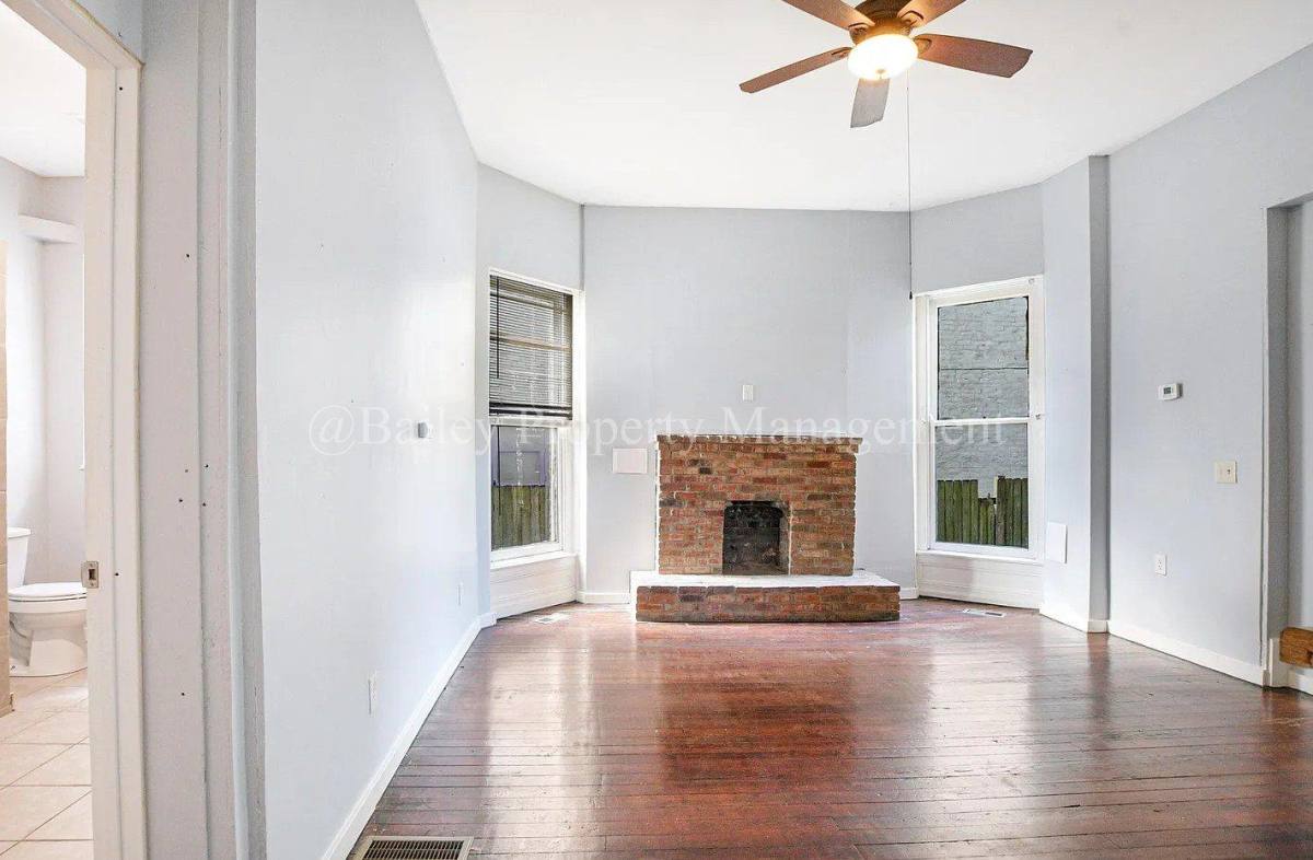 Apartment for rent at 947 S Brook St #1, Louisville, KY 40203
