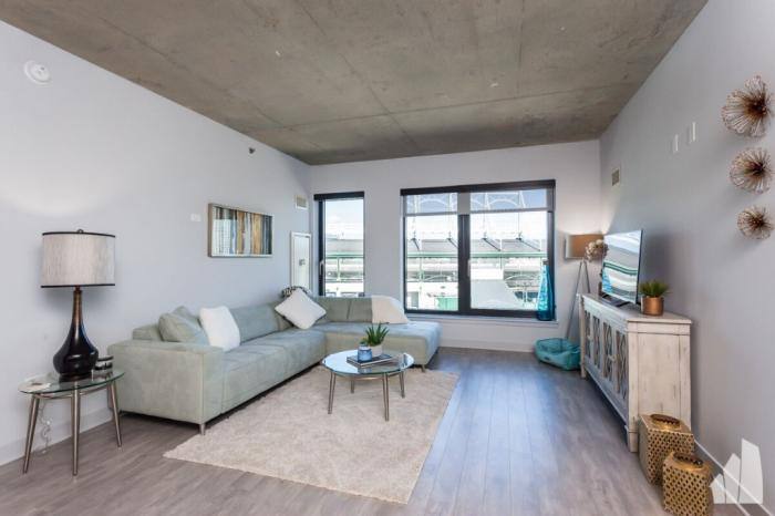 Apartment for rent at 1025 W Addison St #832, Chicago, IL 60613
