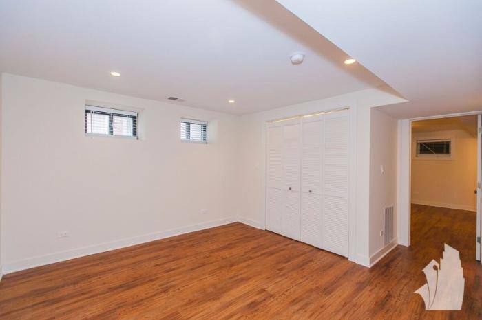 Apartment for rent at 751 W Buckingham #1, Chicago, IL 60657