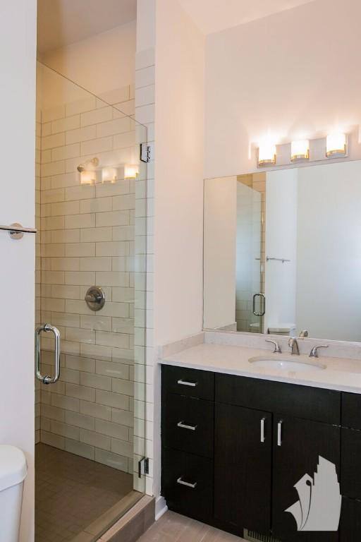 Apartment for rent at 751 W Buckingham #1, Chicago, IL 60657