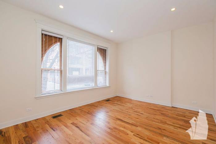 Apartment for rent at 751 W Buckingham #1, Chicago, IL 60657