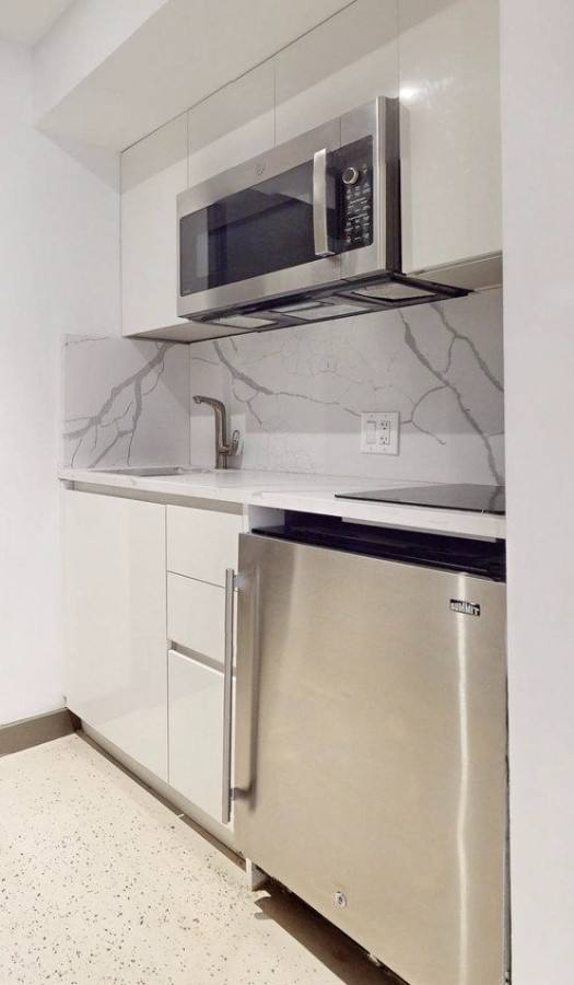 Apartment for rent at 810 Broad St #309, Newark, NJ 07102