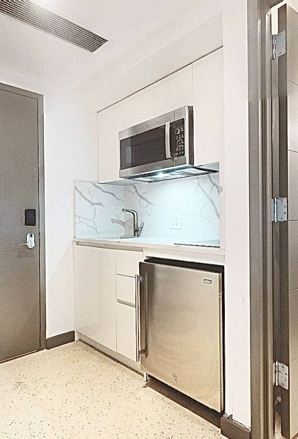 Apartment for rent at 810 Broad St #807, Newark, NJ 07102