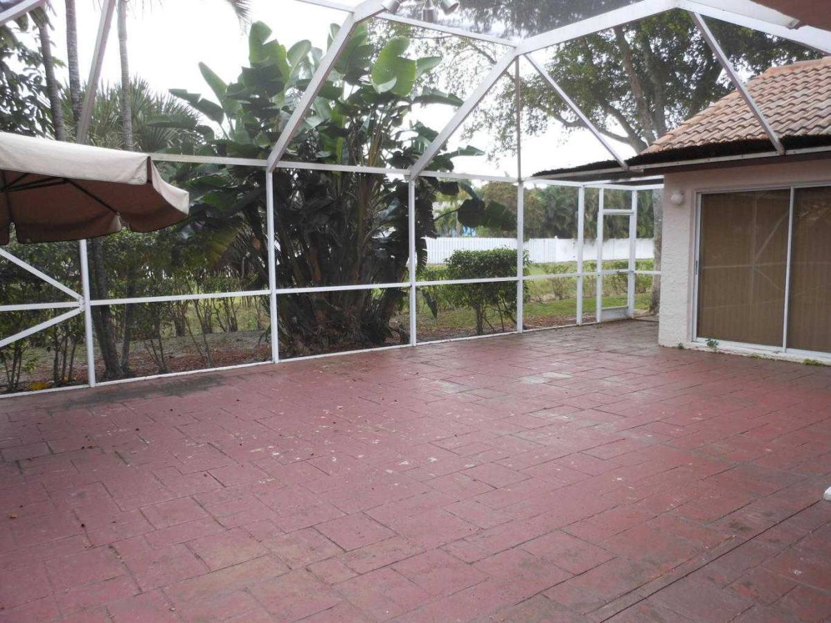 Apartment for rent at 7296 Via Palomar, Boca Raton, FL 33433