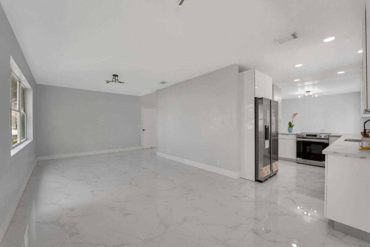 Apartment for rent at 3740 Wilderness Way, Coral Springs, FL 33065