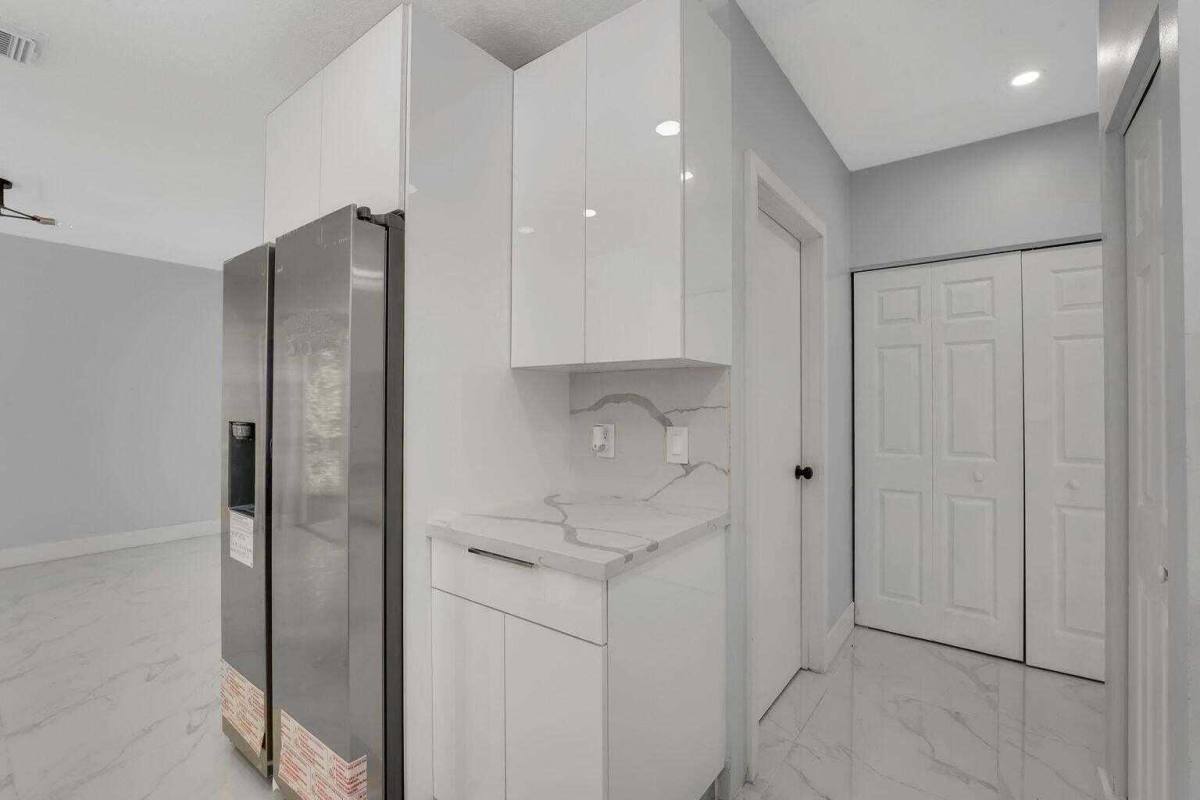 Apartment for rent at 3740 Wilderness Way, Coral Springs, FL 33065