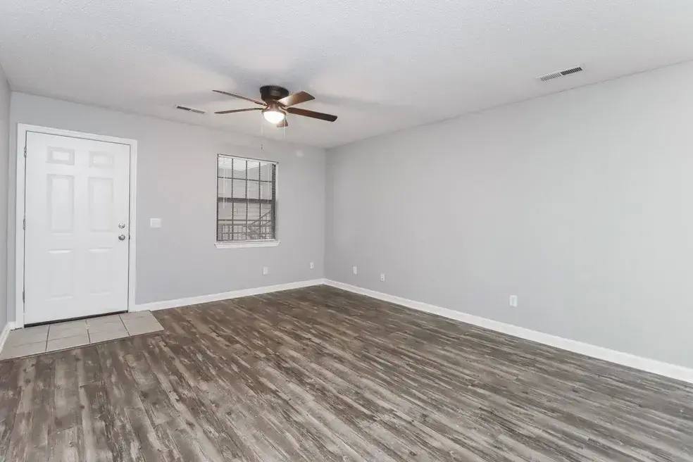 Townhouse for rent at The Oaks at Northshore, 1717 Whiteoak Rd, Chattanooga, TN 37405