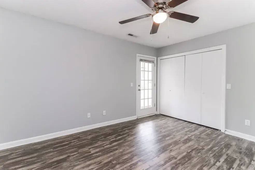 Townhouse for rent at The Oaks at Northshore, 1717 Whiteoak Rd, Chattanooga, TN 37405