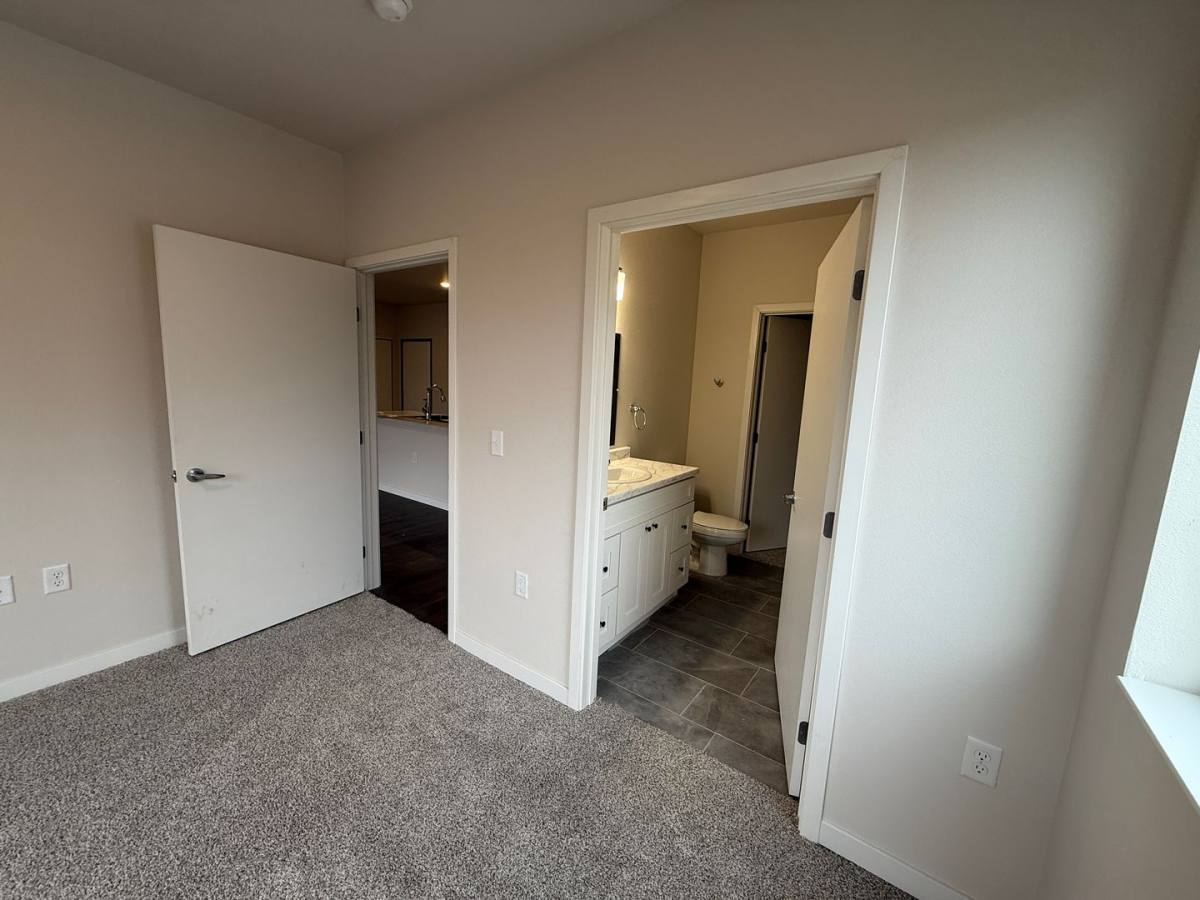 Apartment for rent at 1104 9th St W, Grafton, ND 58237