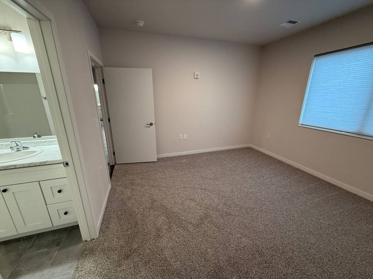 Apartment for rent at 1004 9th St W, Grafton, ND 58237