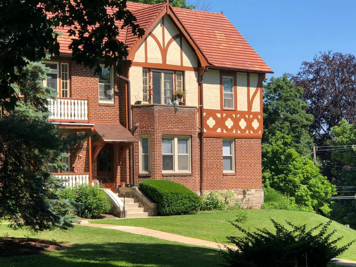 Apartment for rent at 116 Windermere Ave, Wayne, PA 19087
