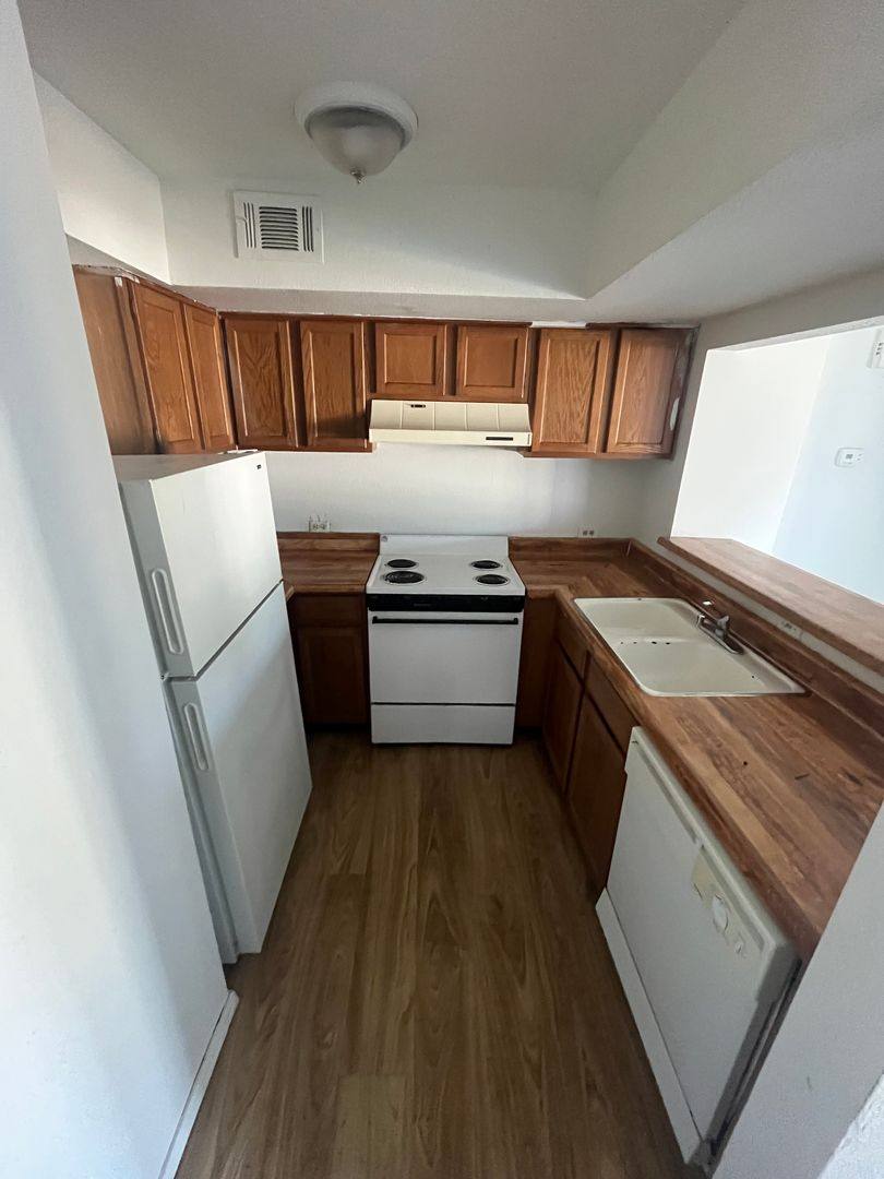 Condo for rent at 6639 S Victor Ave #G, Tulsa, OK 74105