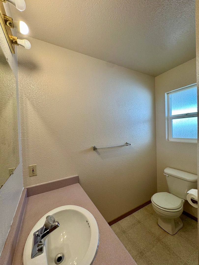 Apartment for rent at 1411 Bay St, Eureka, CA 95501