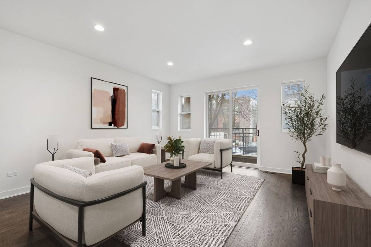Apartment for rent at 1952-1956 W Erie & Ohio St, Chicago, IL 60622