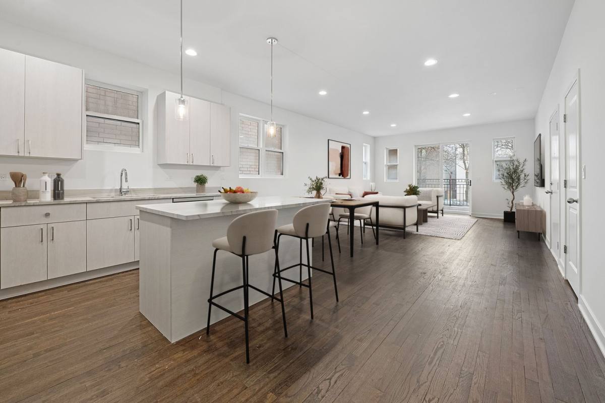 Apartment for rent at 1952-1956 W Erie & Ohio St, Chicago, IL 60622