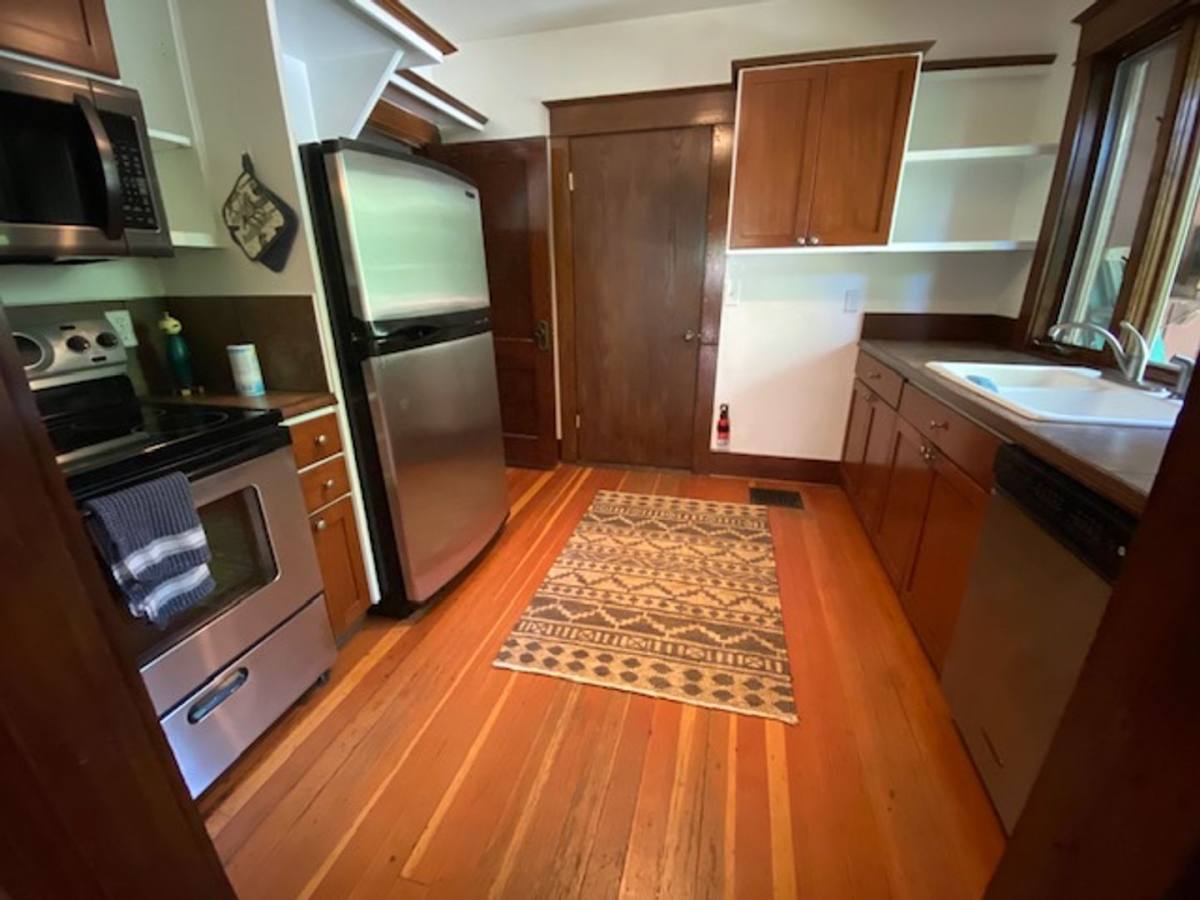 Apartment for rent at 1404 NW 1st St, Bend, OR 97703