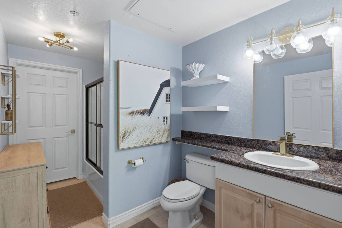 Apartment for rent at 4155 Executive Dr #E411, La Jolla, CA 92037