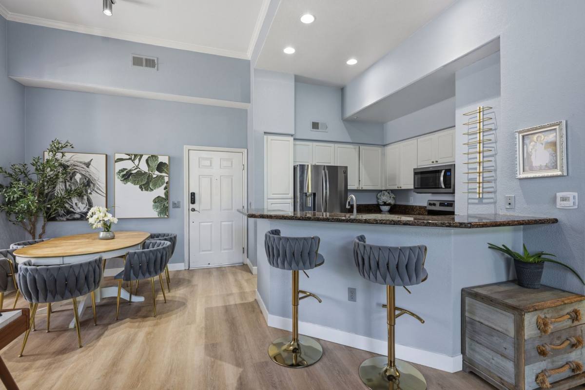 Apartment for rent at 4155 Executive Dr #E411, La Jolla, CA 92037