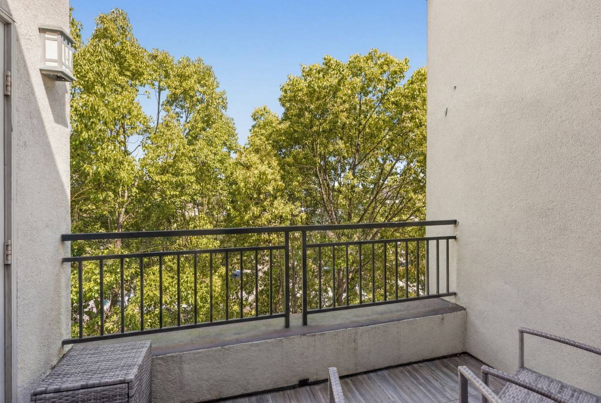Apartment for rent at 4155 Executive Dr #E411, La Jolla, CA 92037