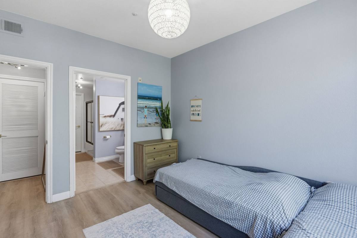 Apartment for rent at 4155 Executive Dr #E411, La Jolla, CA 92037