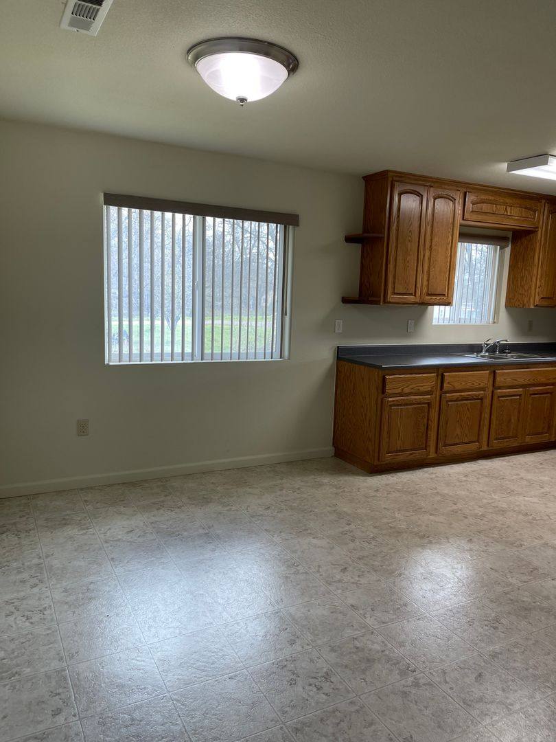 House for rent at 5463 Deschutes Road-A&B, Anderson, CA 96007