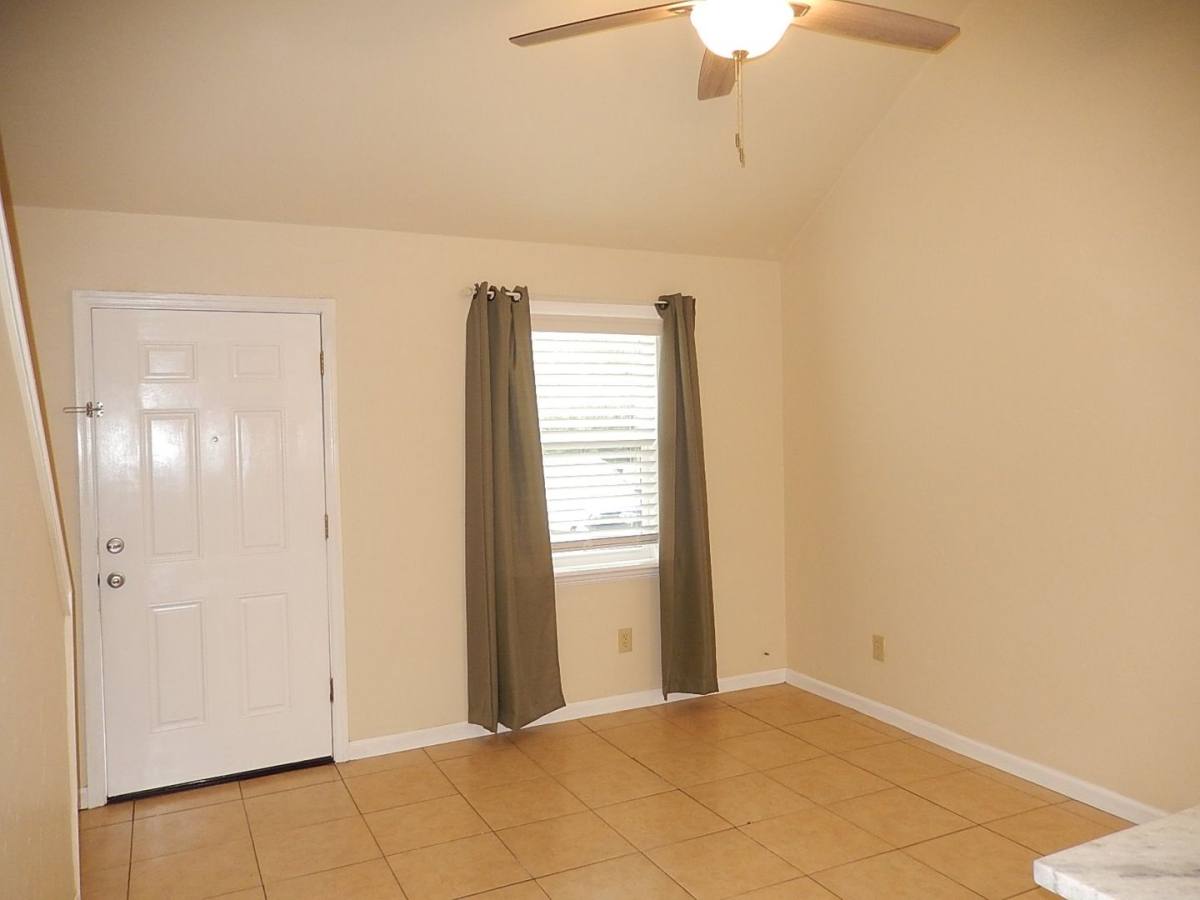 Townhouse for rent at 932 S Lipona Rd, Tallahassee, FL 32304