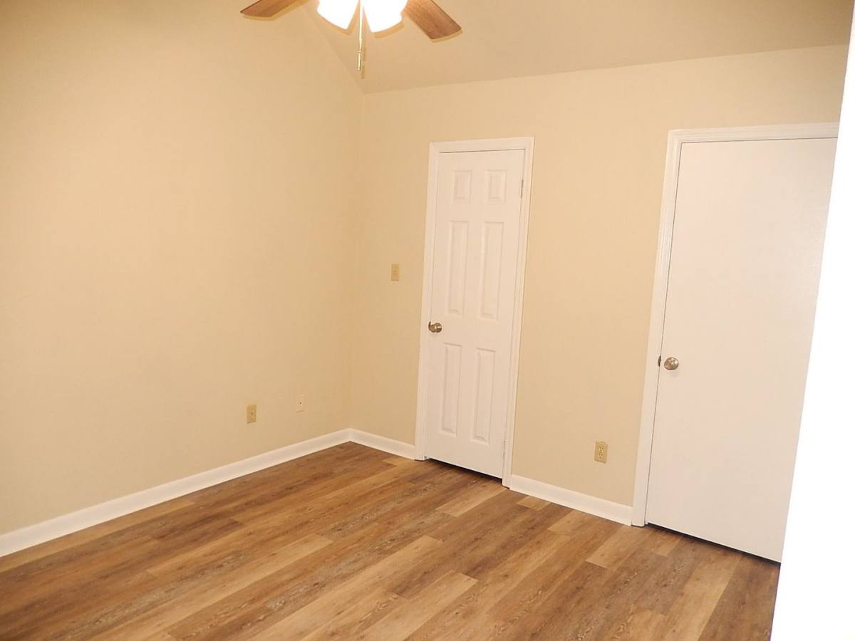 Townhouse for rent at 932 S Lipona Rd, Tallahassee, FL 32304